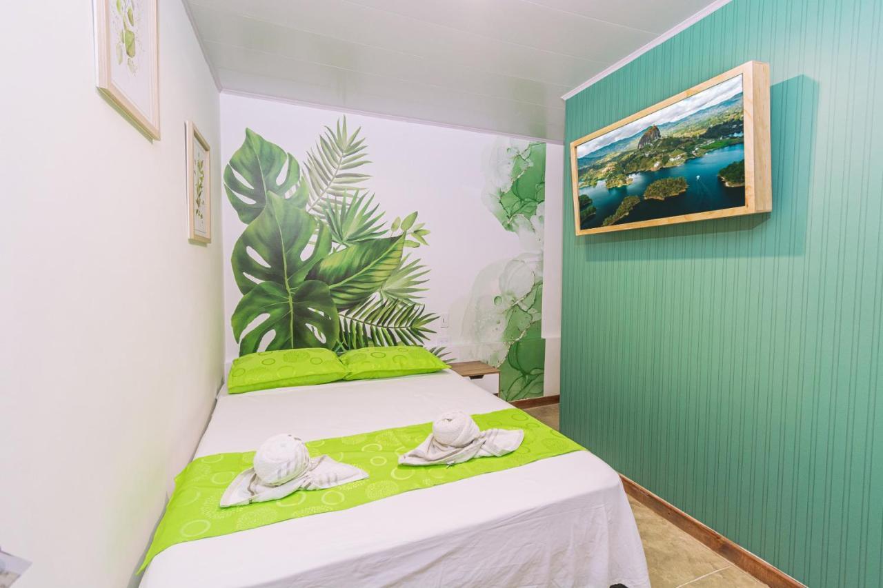 Nomada Hotel Guatape Bagian luar foto