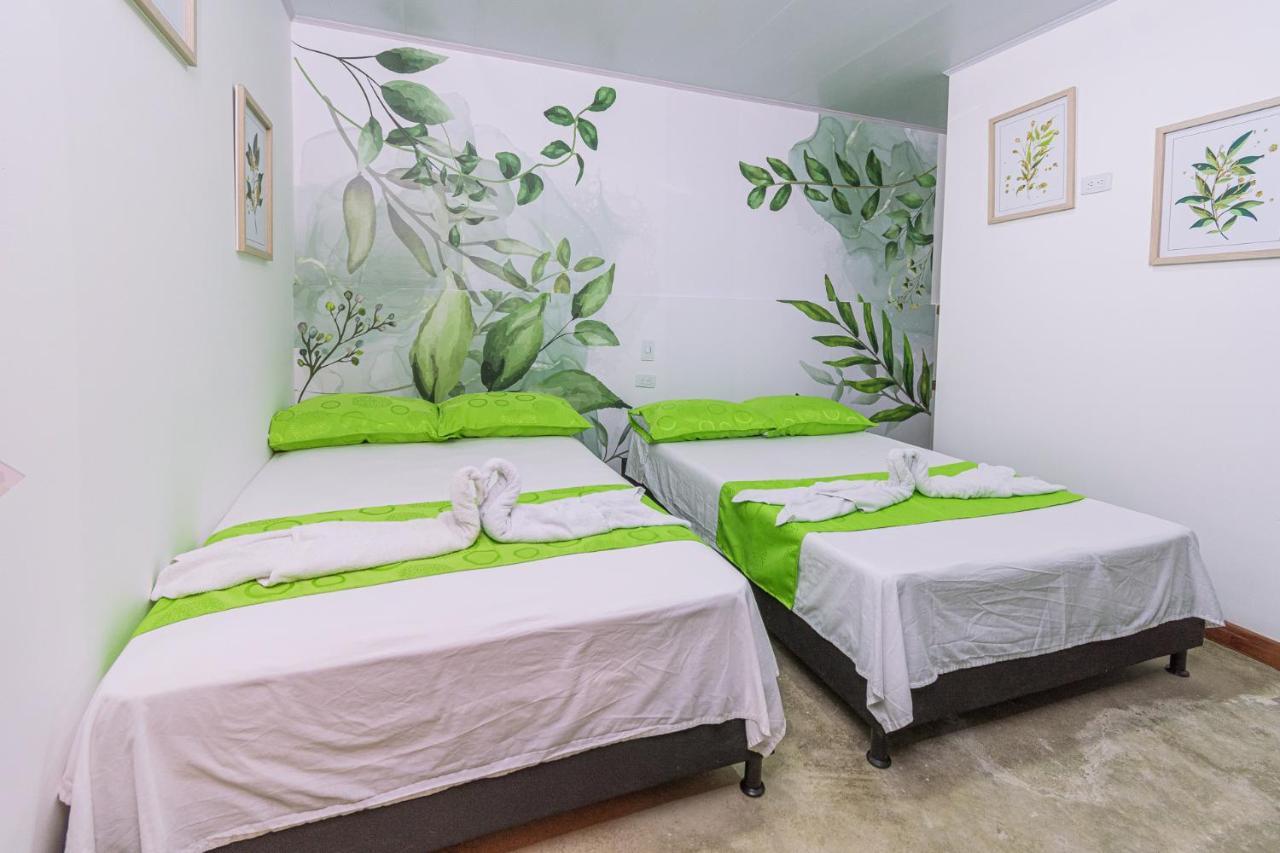 Nomada Hotel Guatape Bagian luar foto